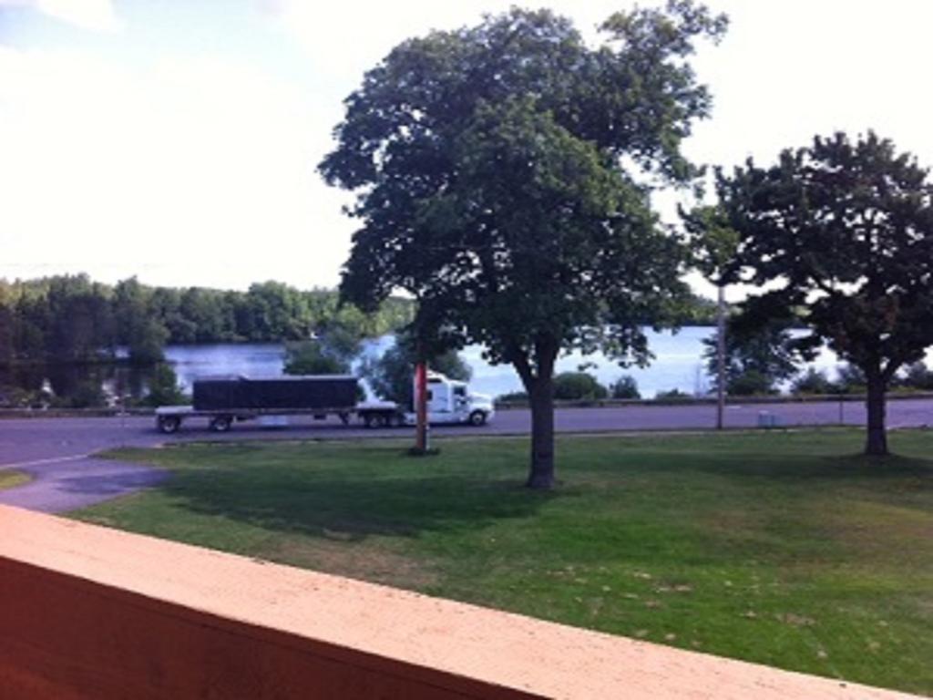Timber Inn Motel Phillips 外观 照片