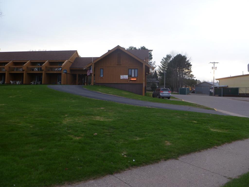 Timber Inn Motel Phillips 外观 照片